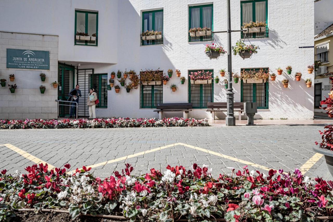 Seaclub Suites Estepona By Roomservices Bagian luar foto
